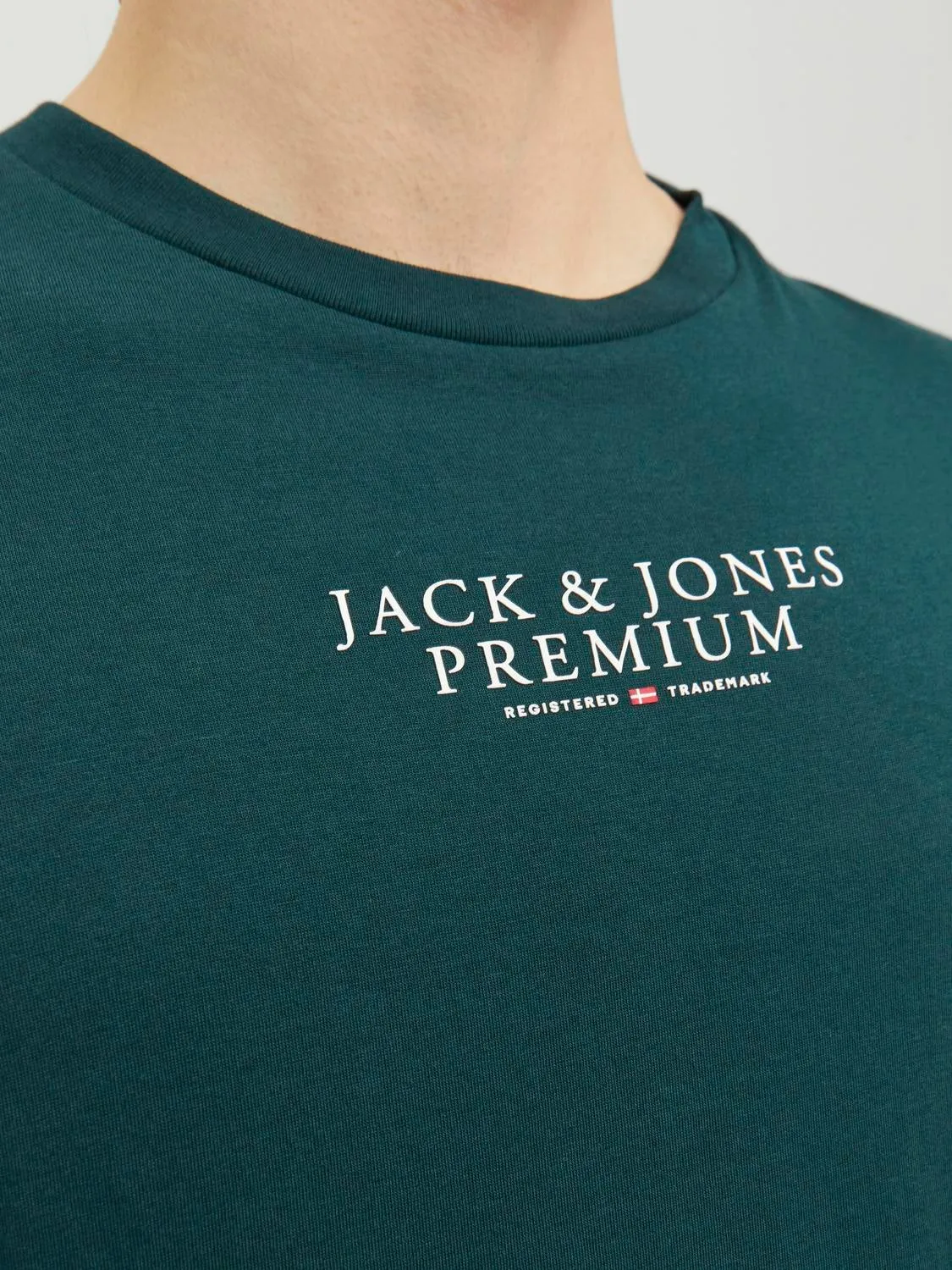 Camiseta Logotipo Cuello redondo | Verde intermedio | Jack & Jones®