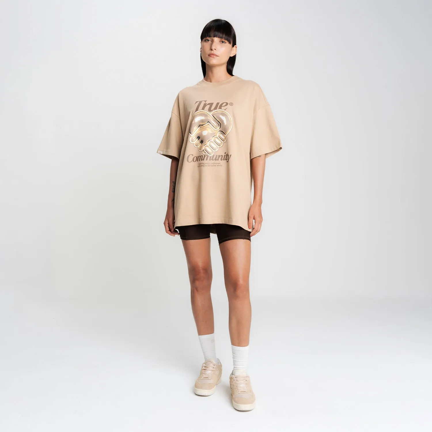CAMISETA OVERSIZED CORAZóN  CAMEL