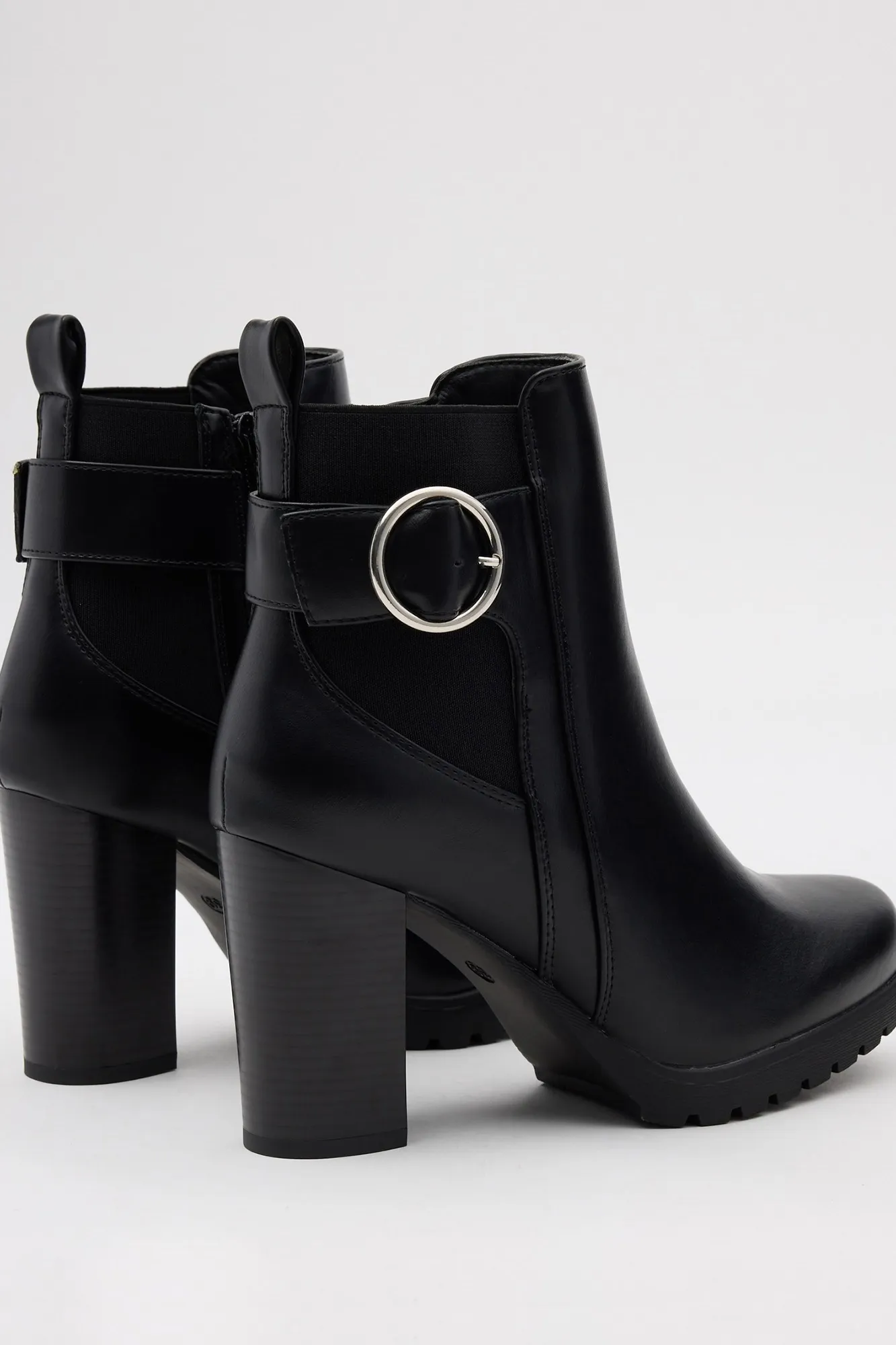 Inside Botin Tacon