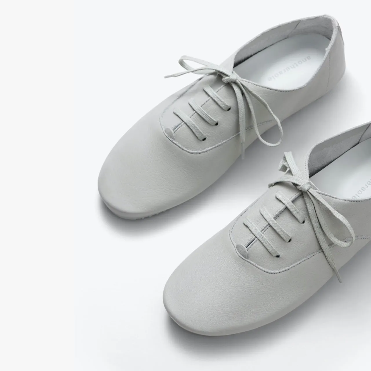 PALOMA  GREY