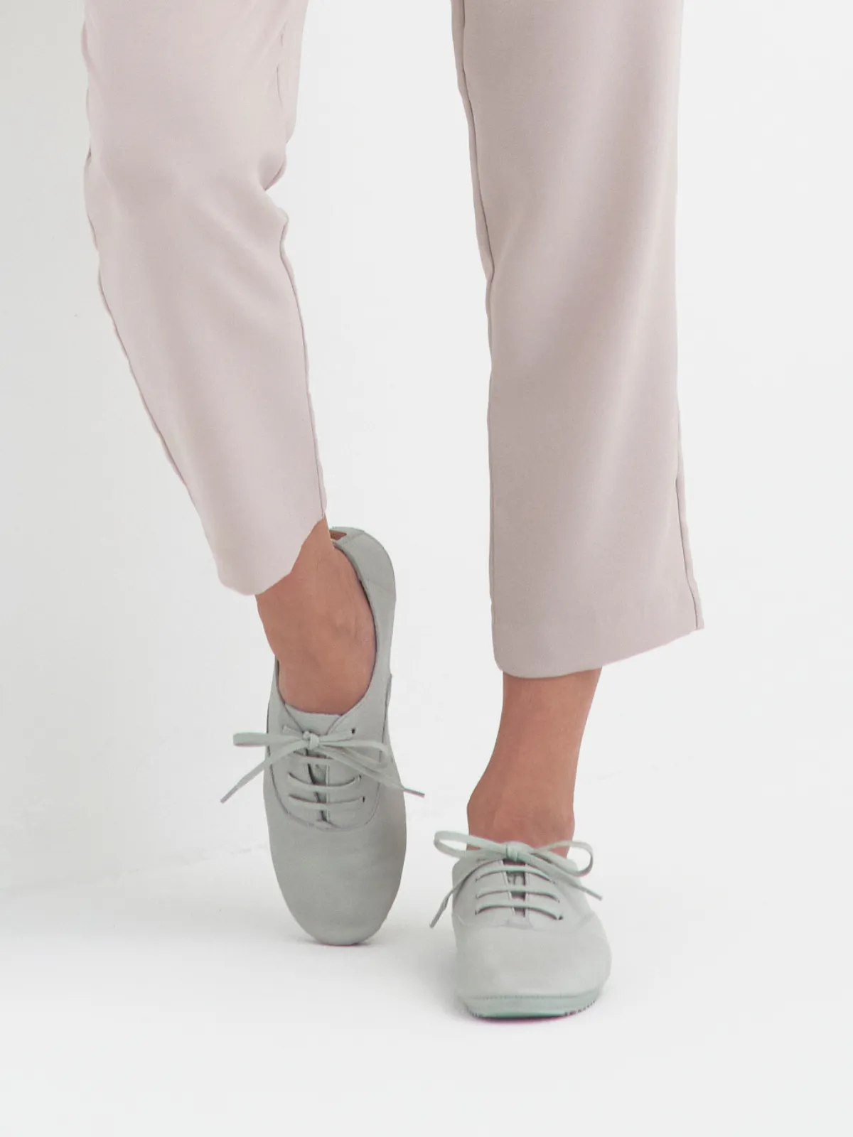 PALOMA  GREY