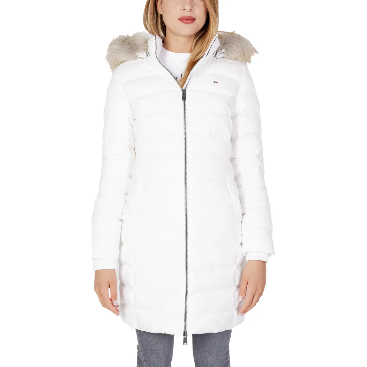 TJW ESSENTIAL HOODED DW0DW09060