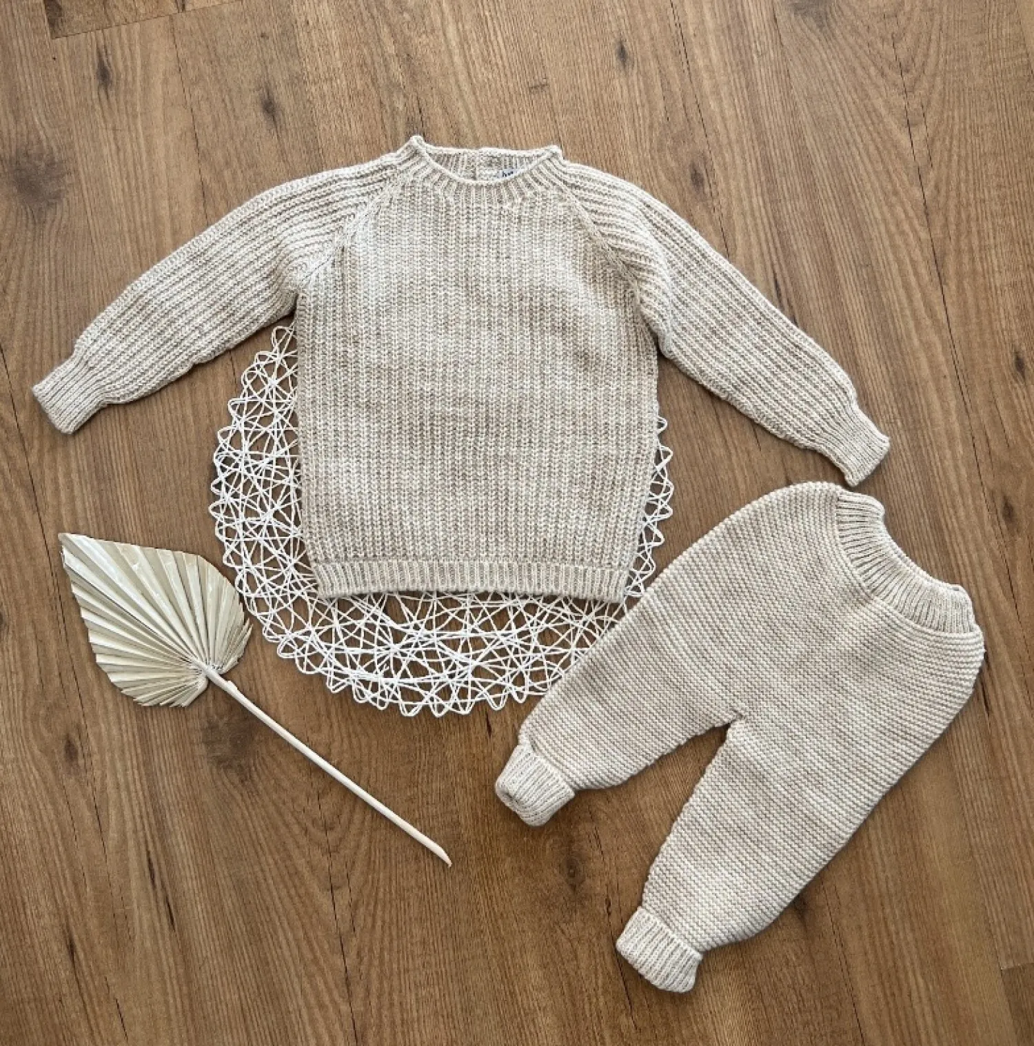 Unisex sweater and pants Victory collection