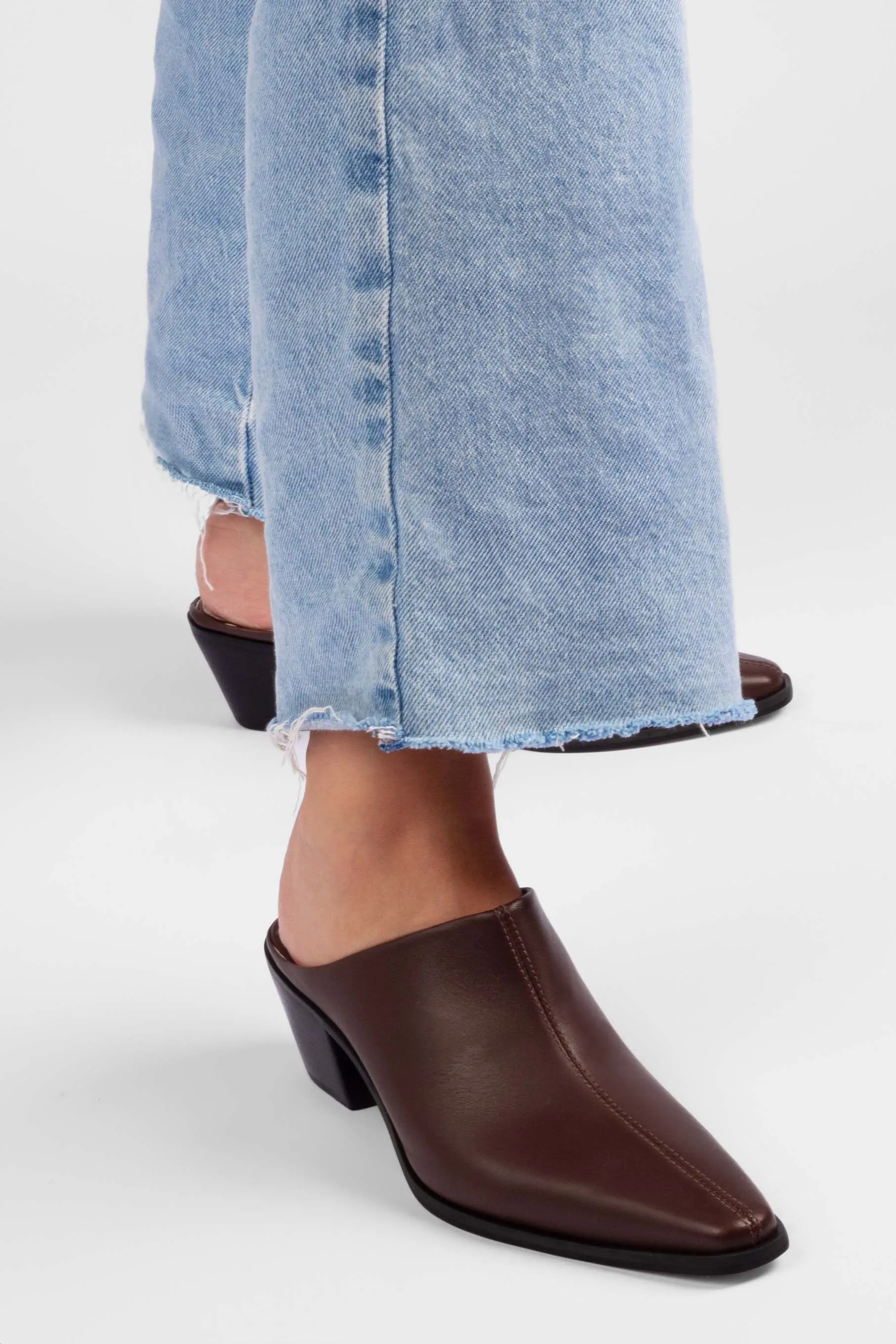 Vinci Shoes Mulas de café de Houston